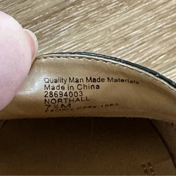 Naturalizer Northall Women's Black Loafer with Silver Buckle Size 7 1/2 GUC - Picture 10 of 12